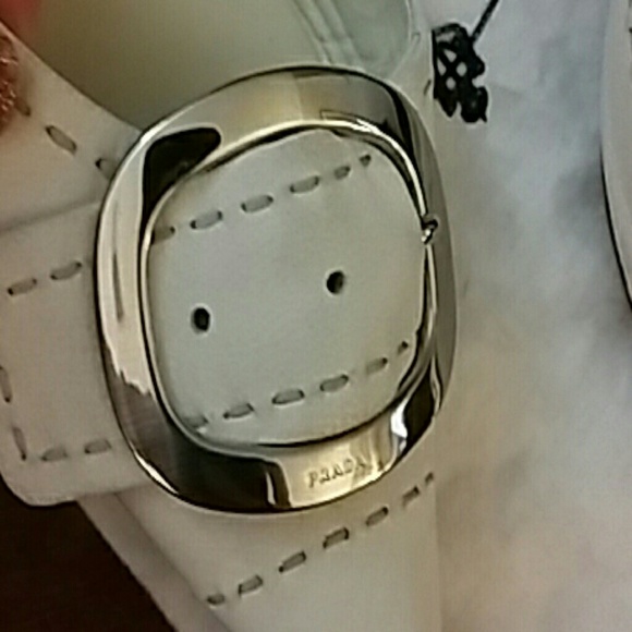 *PRADA LEATHER KITTEN HEELS CREAM SILVER BUCKLE - Picture 2 of 4