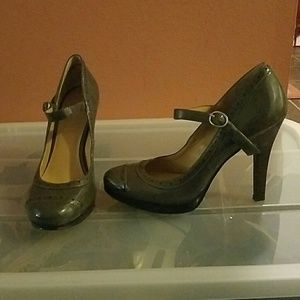 Grey pumps with straps