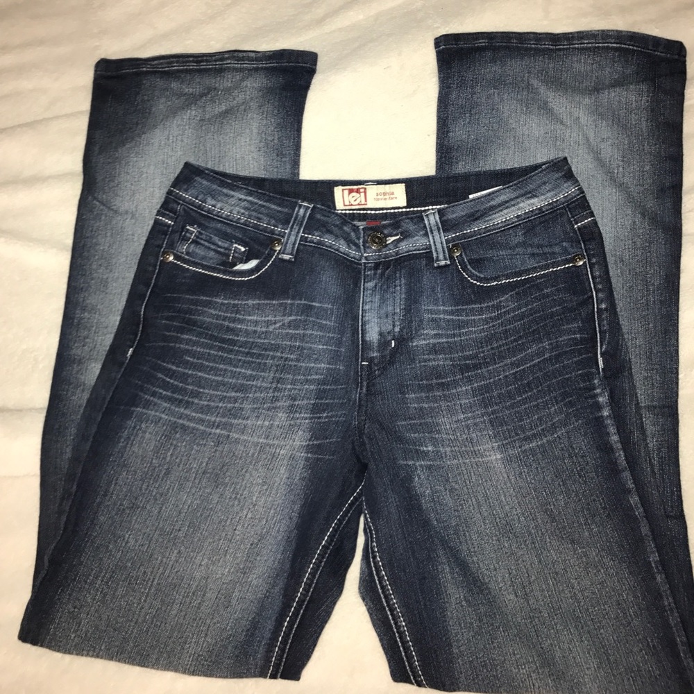 Dark jeans hipster flare