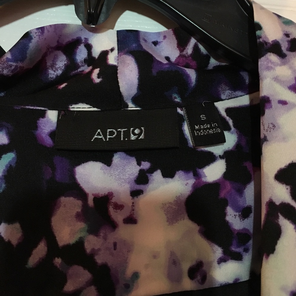 Blouse - Picture 2 of 3