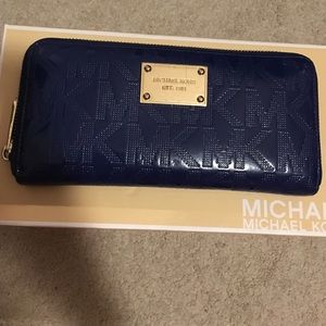 Navy blue Michael Kors Patton leather wallet