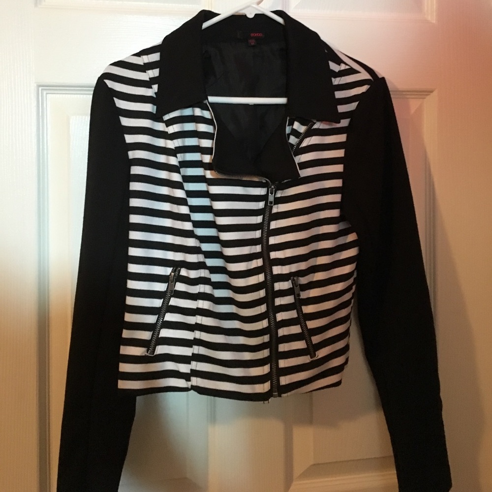 Black and white bongo blazer