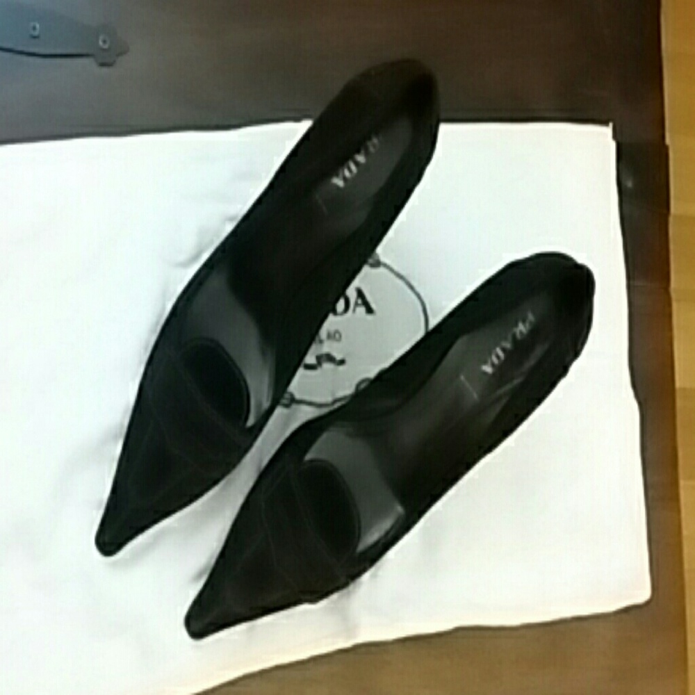 *PRADA CHOCOLATE SUEDE PUMP