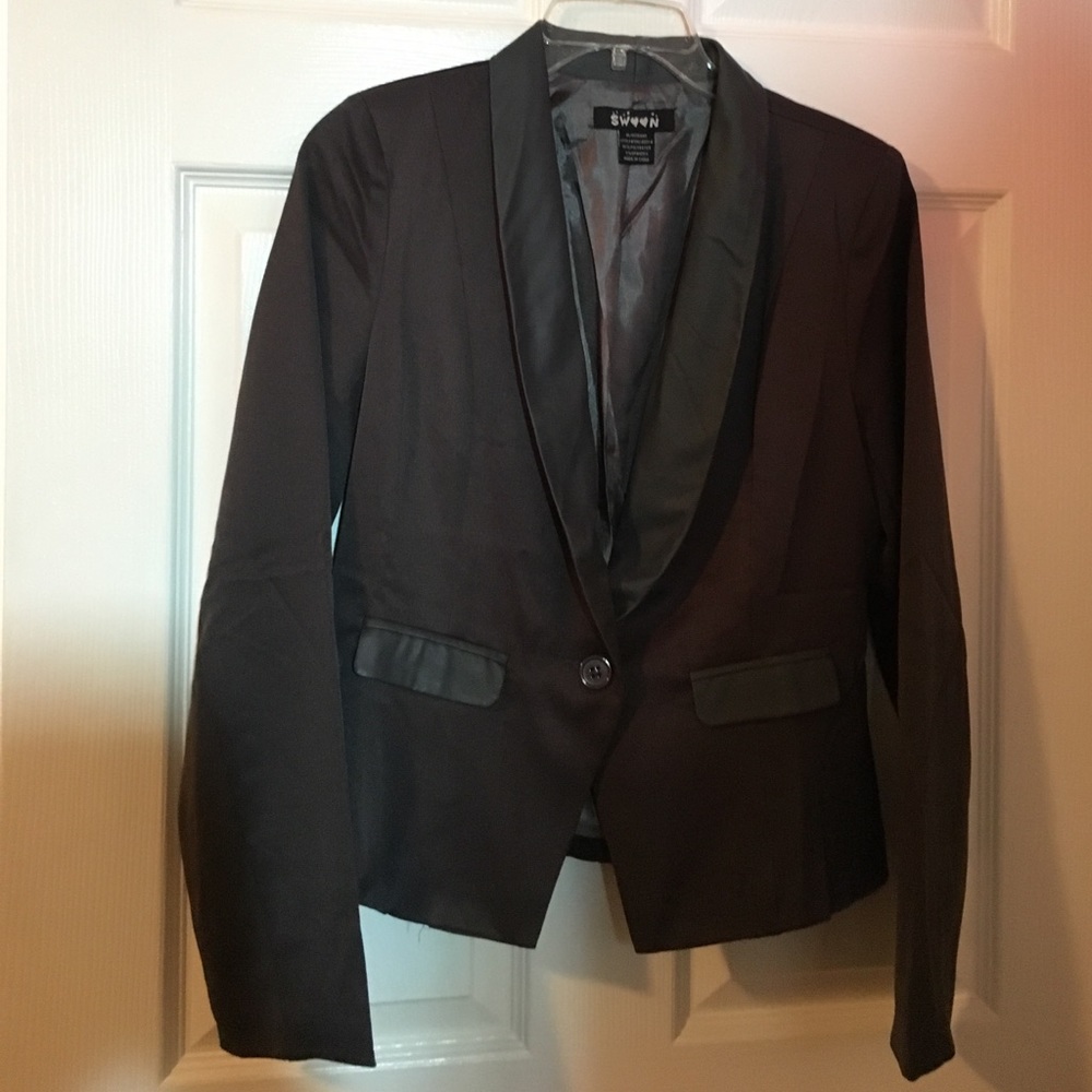 Gray blazer
