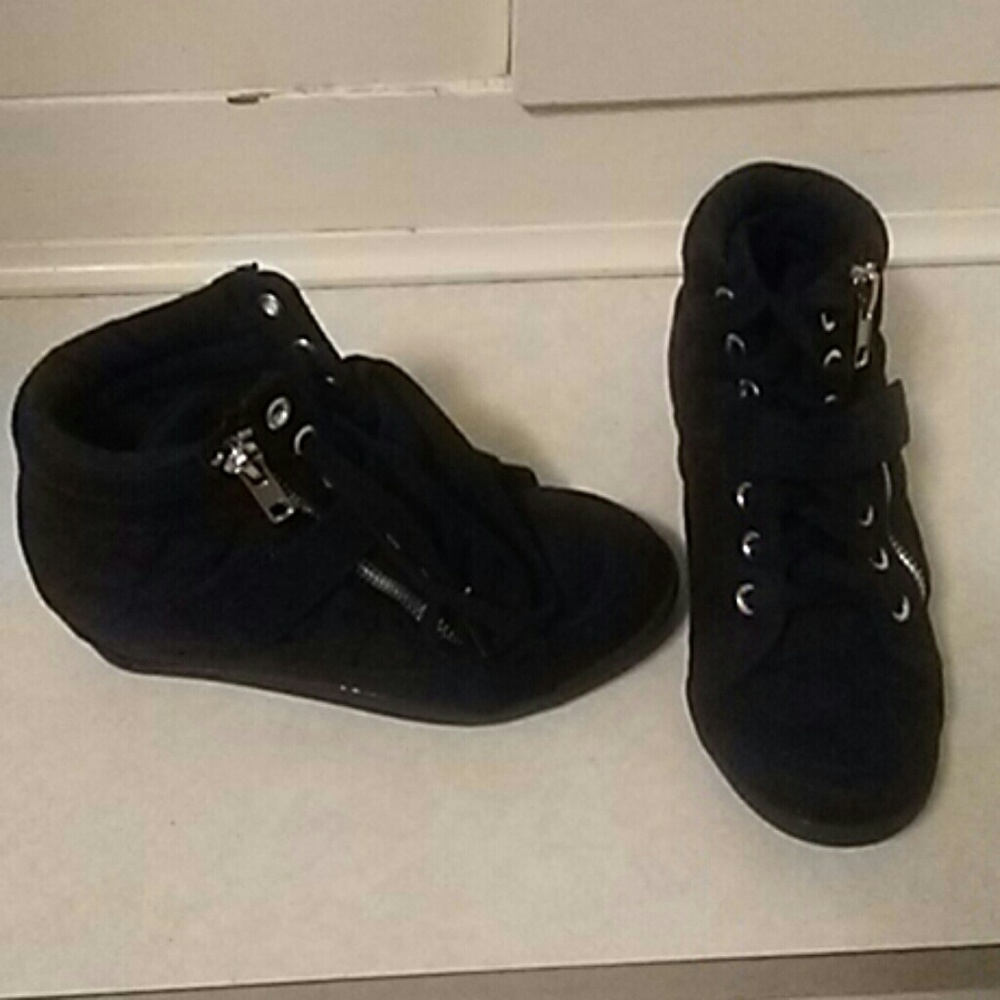 Justice wedge sneakers euc 1