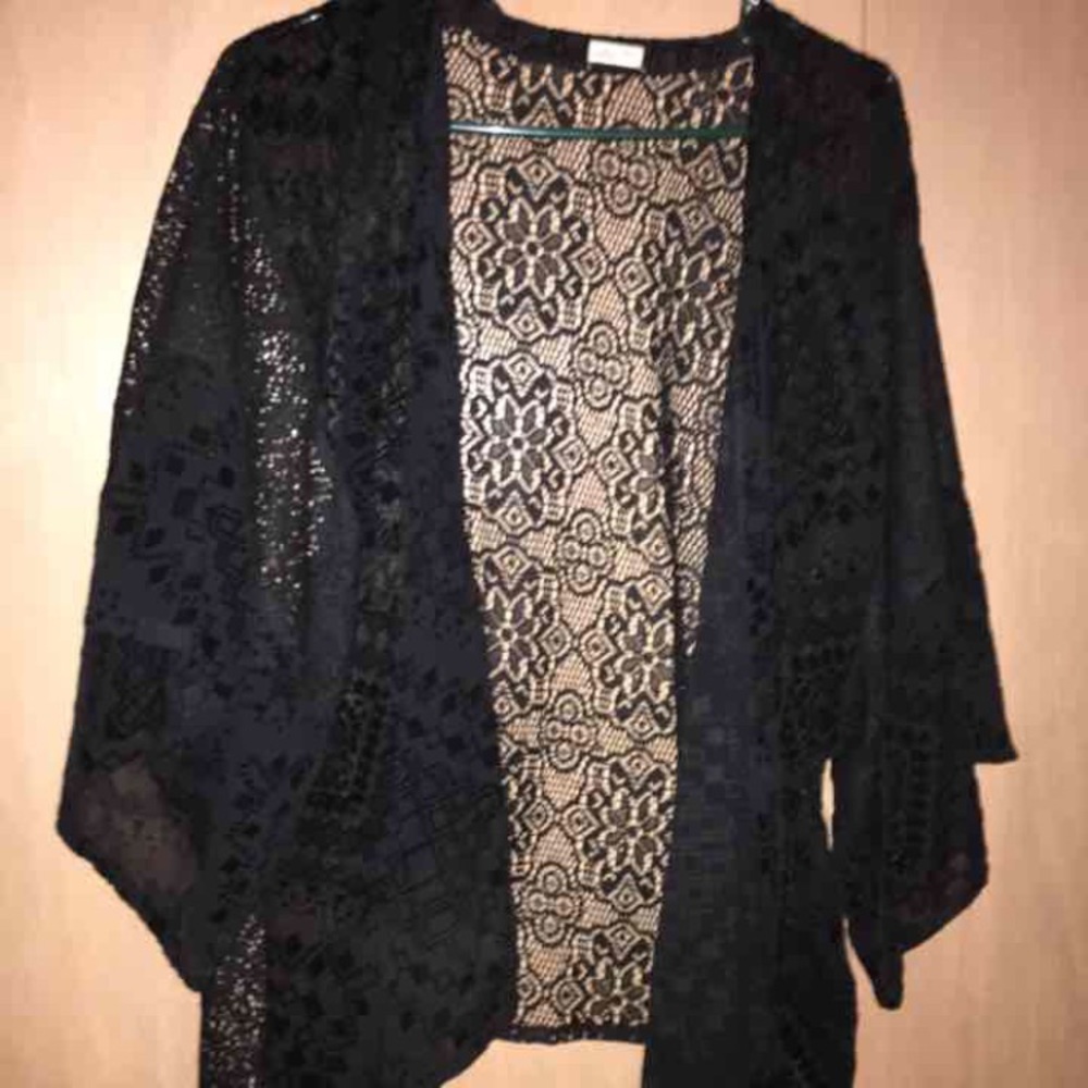 Hollister Kimono