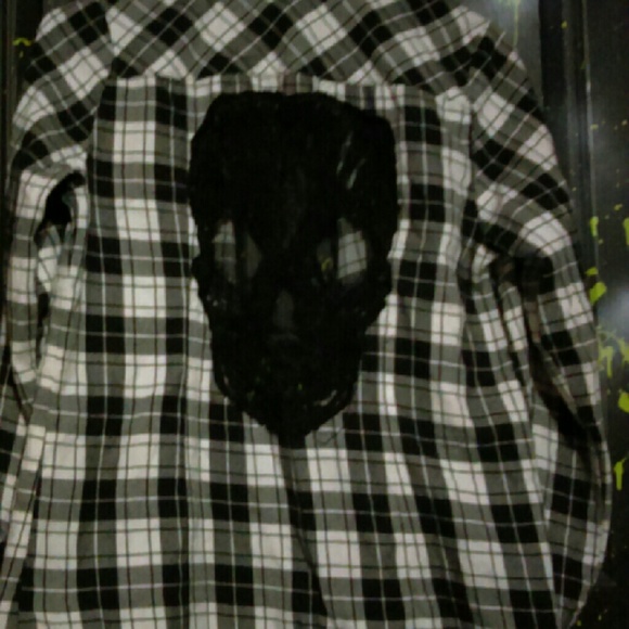 HOT TOPIC BUTTON UP LACE SKULL SHIRT - Picture 1 of 3