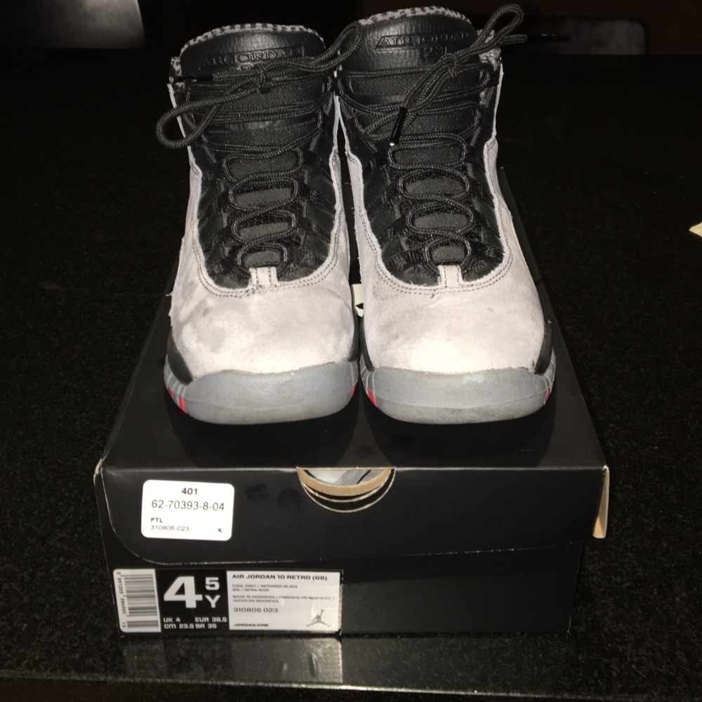 Jordan Retro Size 4.5 Boys. 100% AUTHENTIC.