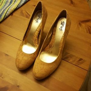NWOT Cork Metallic Pumps NWOB