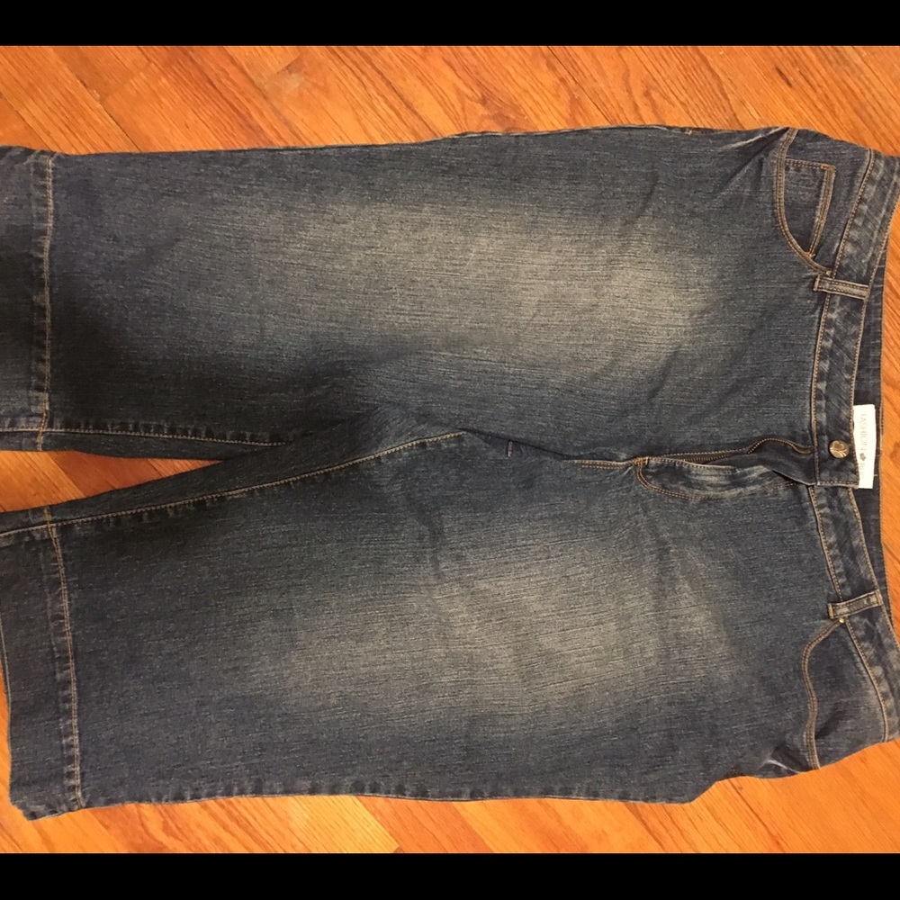 Fashion Bug Size 26 Capris