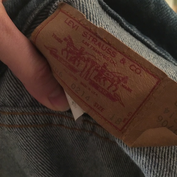 Classic Levi's Jean Jacket - Picture 4 of 4