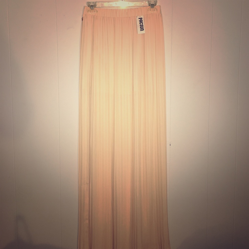 NWT-Pac Sun maxi skirt, with slits