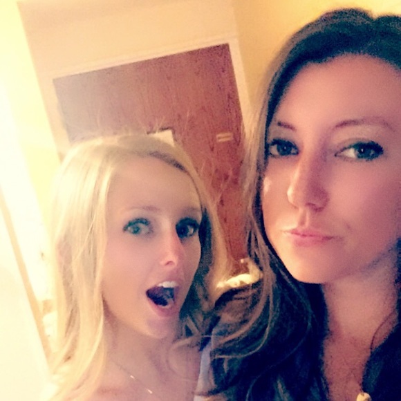 Meet your Posher, Leslee - Picture 2 of 4