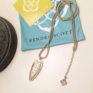 Kendra Scott necklace