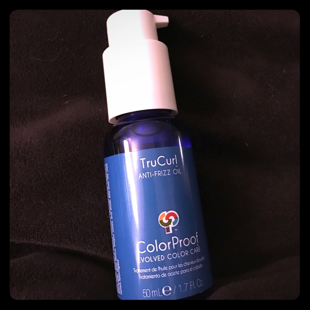 Lightweight Anti-Frizz Hair Oil