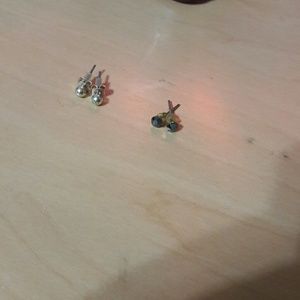 2 sets of earrings