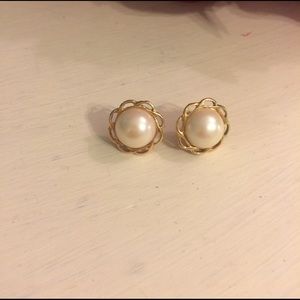 Cute Little Pearl Earrings