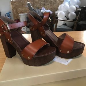 Wood heels (chunky)