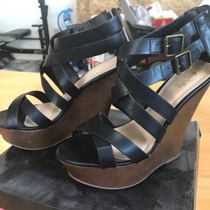 Black and brown wedges