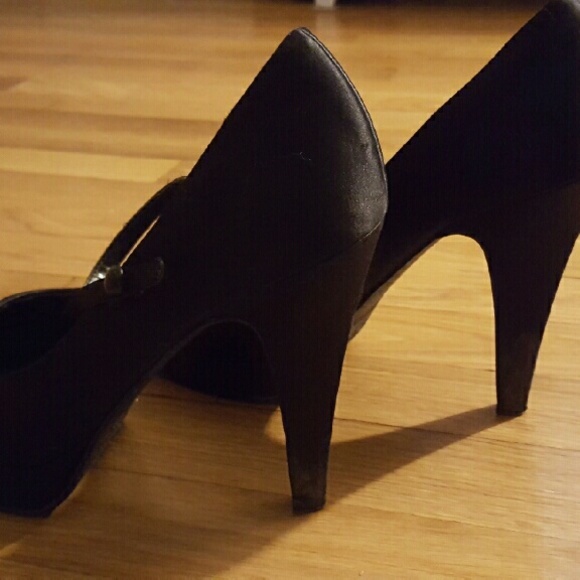 Silky two tone nine west pumps - Picture 4 of 4