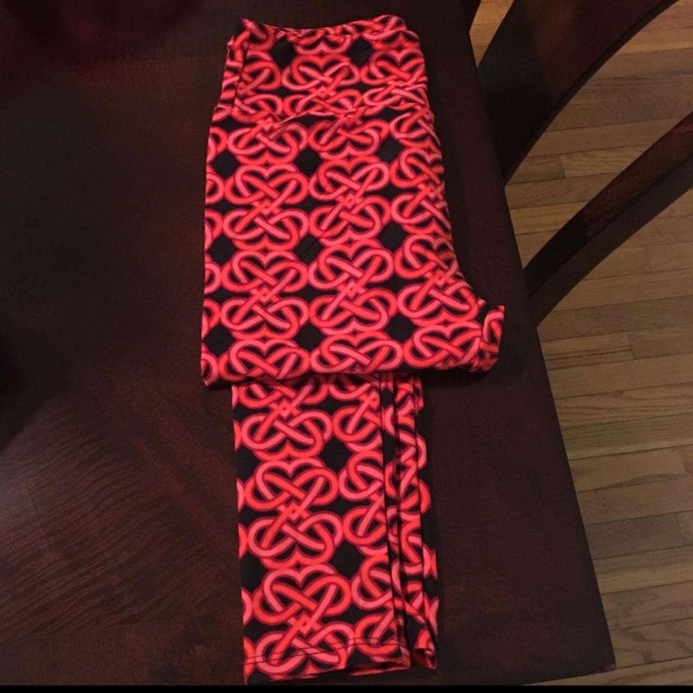 NWOT LULAROE VALENTINES DAY LEGGINGS OS HTF 💗