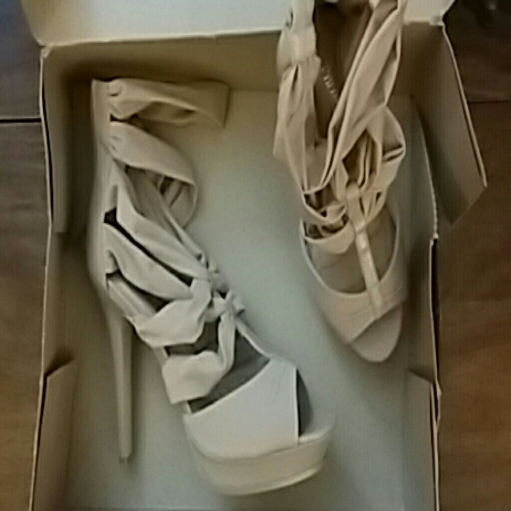 *COLIN STUART TAUPE SHEER FABRIC PUMPS