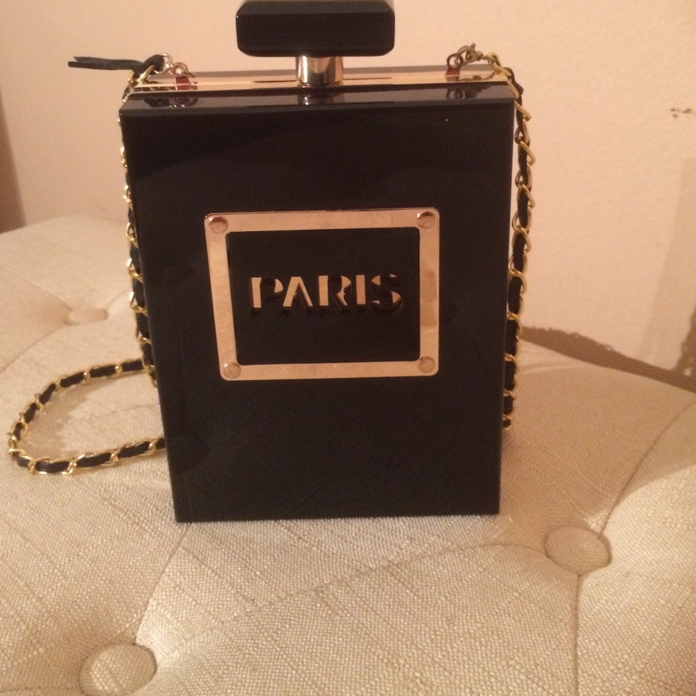 Black clutch