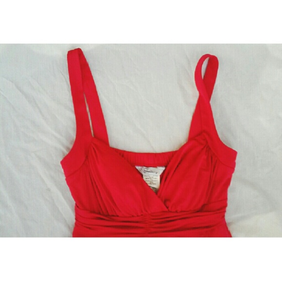 Red Dress - Picture 3 of 4