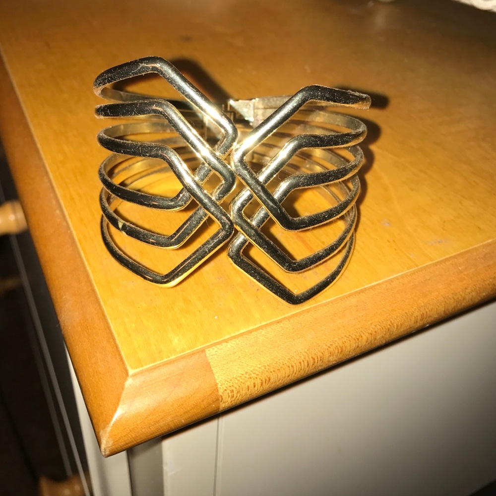 Gold clamp bracelet