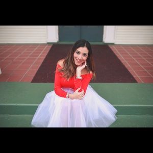 Meet your Posher, Cecilia