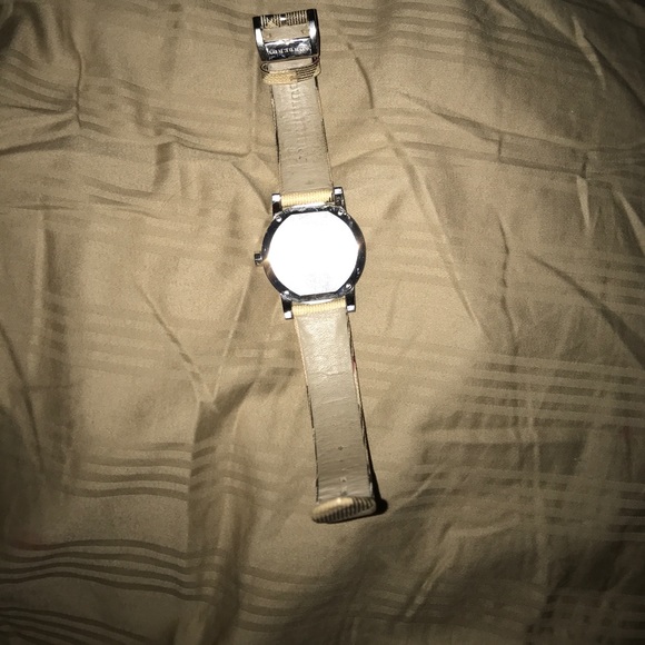 Burberry watch - Picture 4 of 4