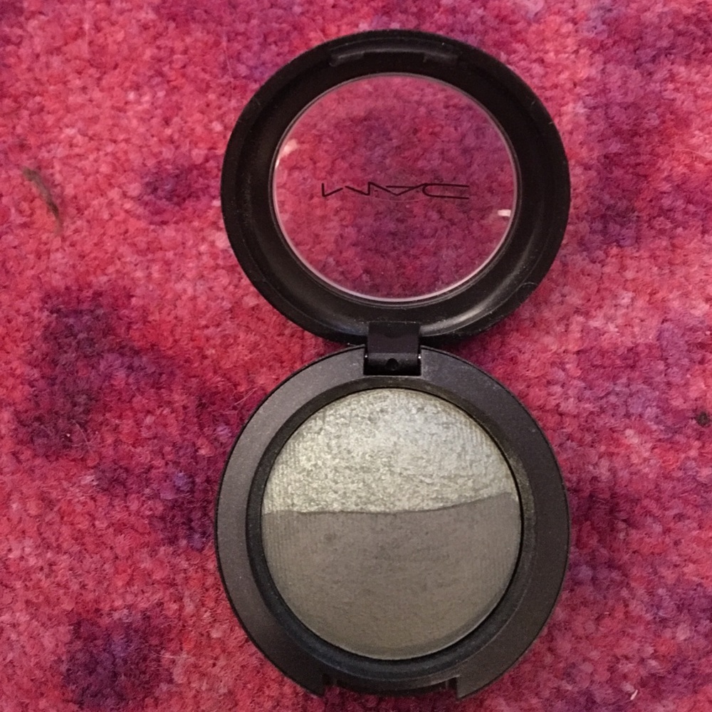 MAC Cosmetics Eyeshadow - mineralize - NEVER Used