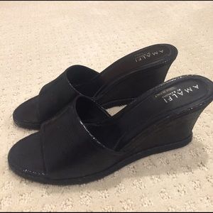 Black Amalfi by Rangoni sandal wedges
