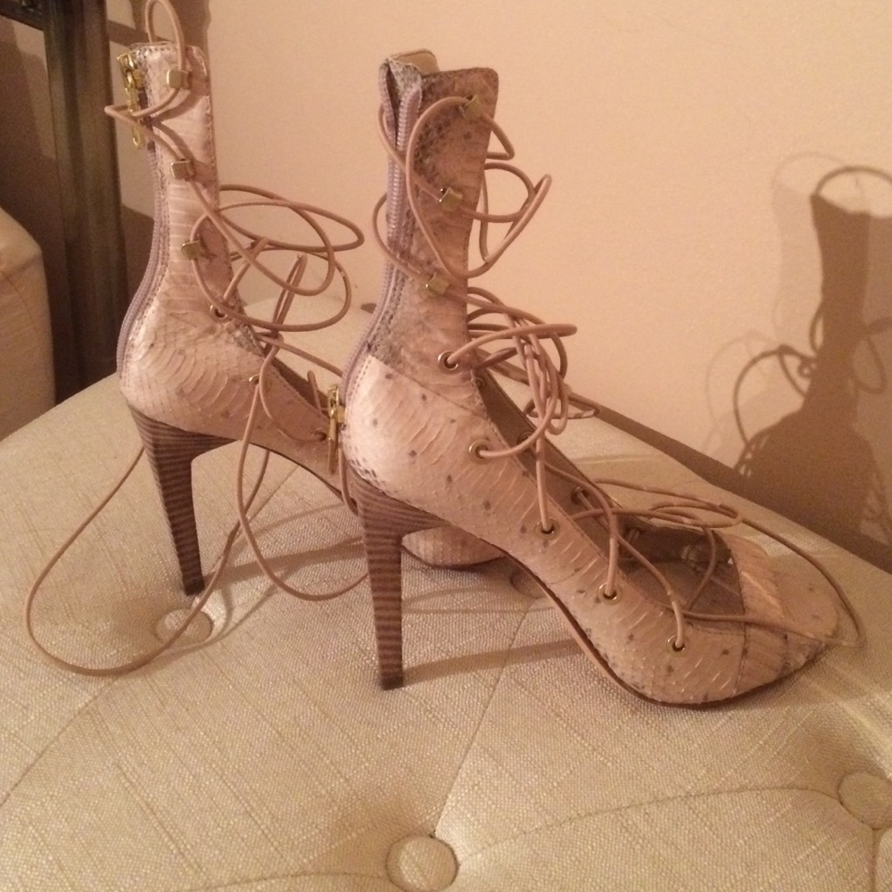 Pink bcbg shoes