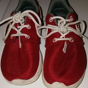 Kids Nike Roshe Red Sneakers size 11C