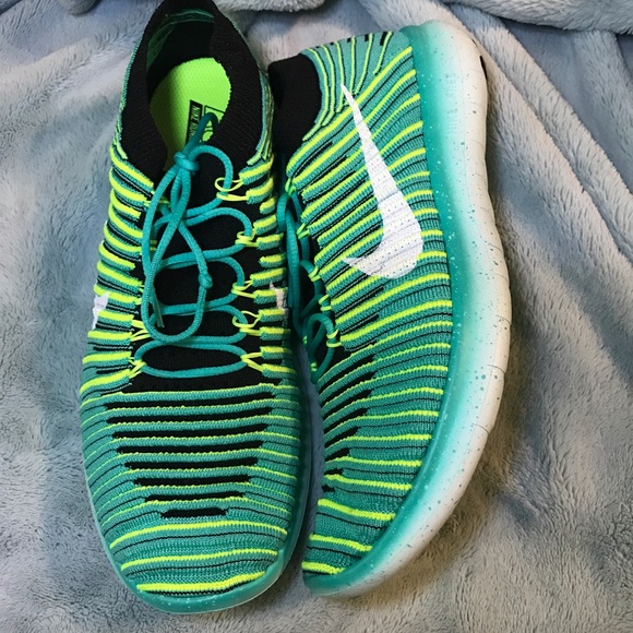 Women's Nike Free Run Motion Flyknit NEW FIRM⚡️ - Picture 2 of 4