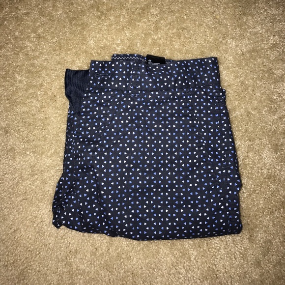 H&M Navy blue short w/ cool pattern - Picture 1 of 2
