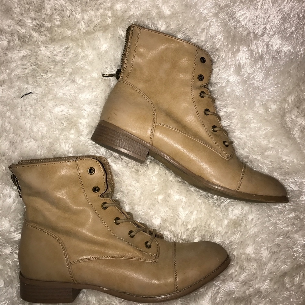 GUESS boots