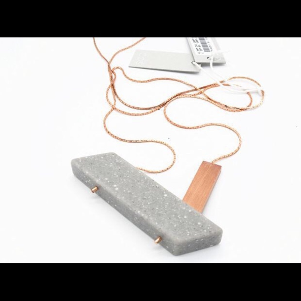 Concrete look metal necklace - Picture 3 of 3