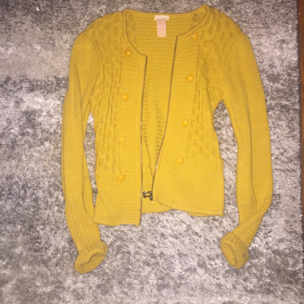 Yellow sweater