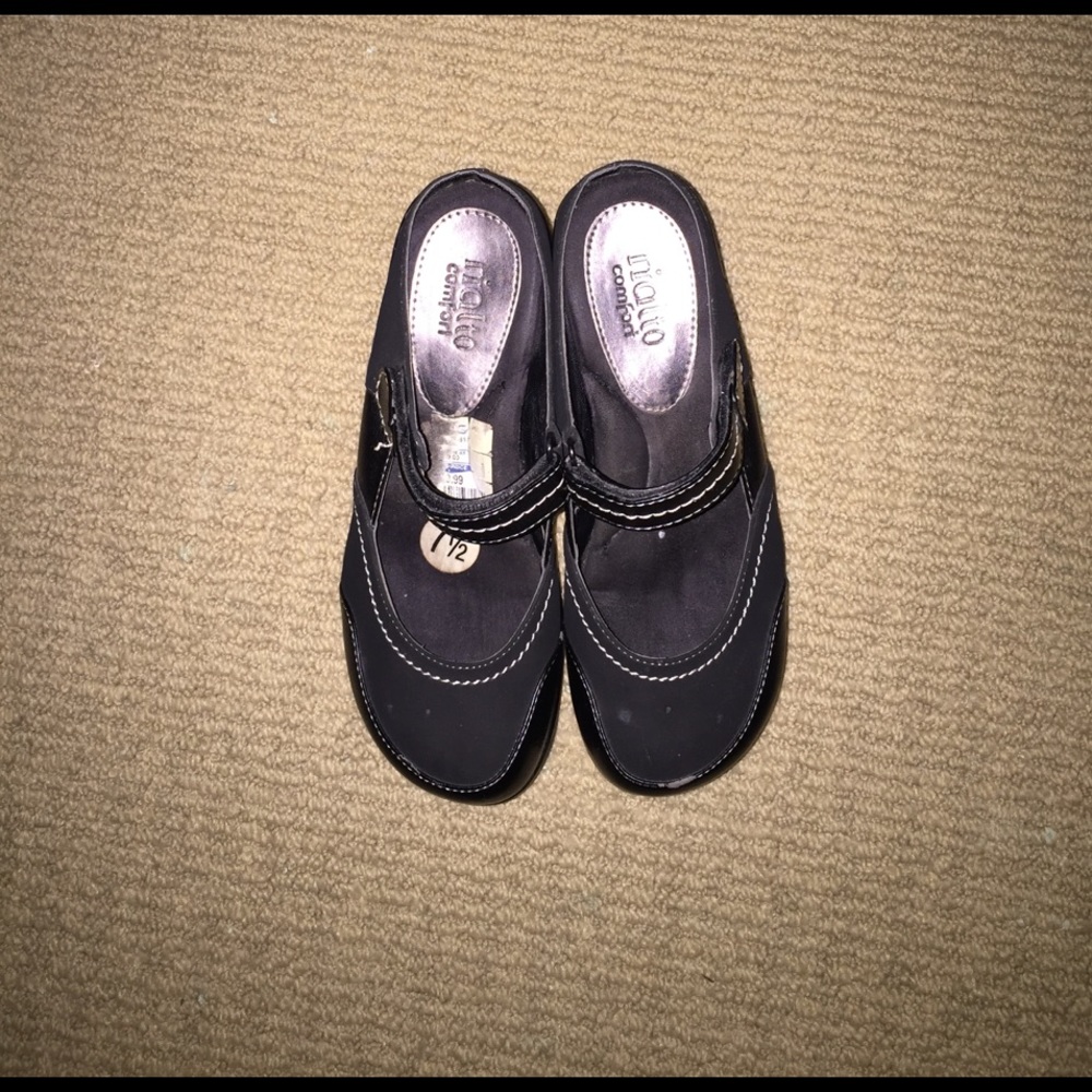 Black Mary Jane like shoes