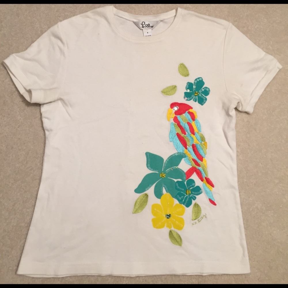 Gently-loved Lilly Parrot tee