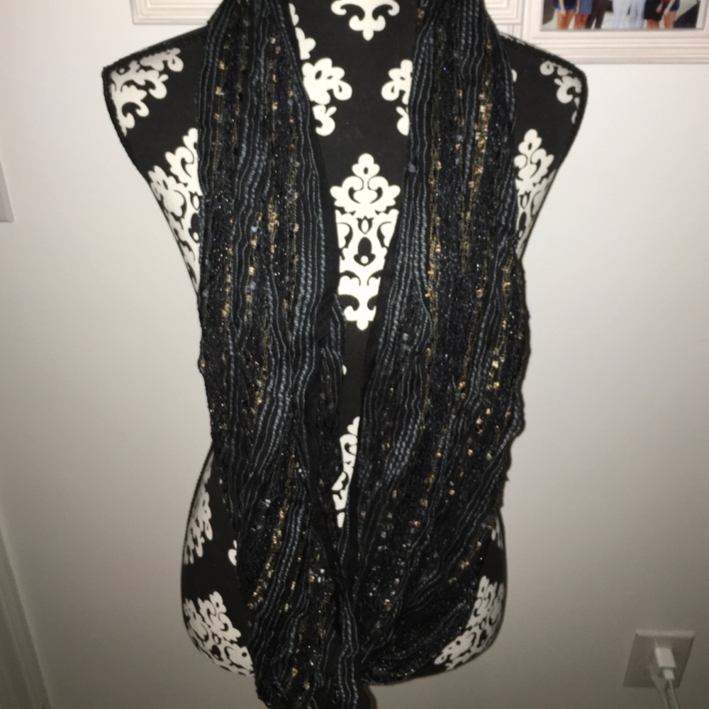 NWT patterned black scarf