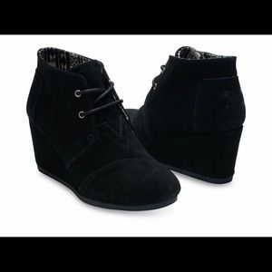 TOMS desert suede wedges