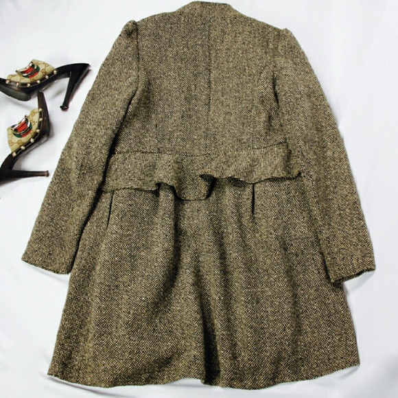 ❌ SOLD  ❌ [Ryu] Ruffle Trim Coat ✨Flash Sale✨ - Picture 2 of 4