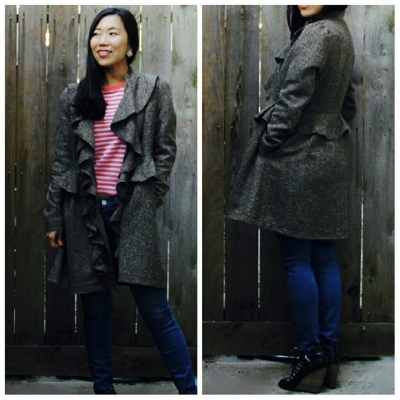 ❌ SOLD  ❌ [Ryu] Ruffle Trim Coat ✨Flash Sale✨ - Picture 3 of 4