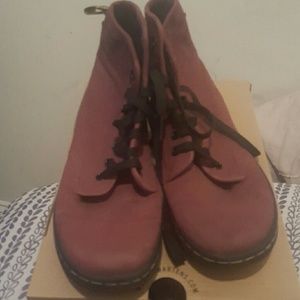 Dr. Martens shoreditch cherry red