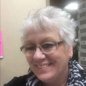 Meet your Posher, Julie