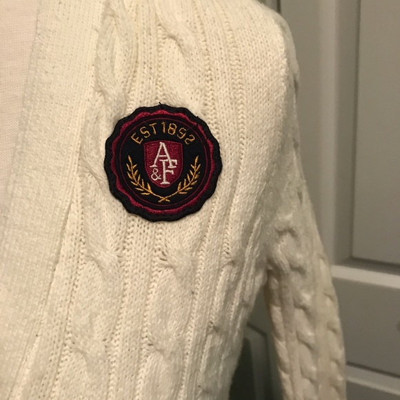 CLOSET CLEAROUT A&F sweater - Picture 2 of 3