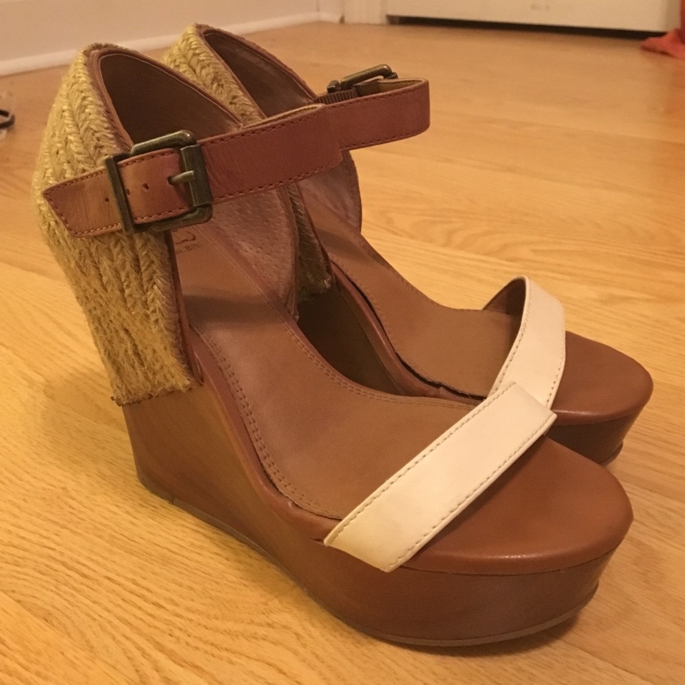 Brown Gianni Bini Wedges